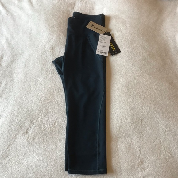 Athleta Pants - Stealth capris